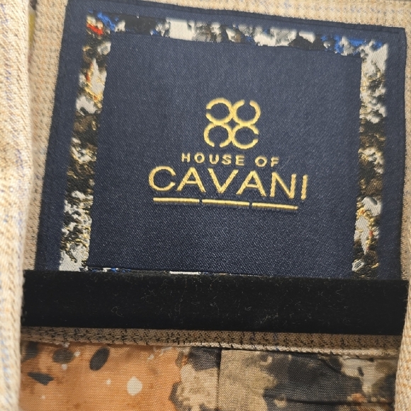 HOUSE OF CAVANI Cream Tailored Blazer with Notched Lapels - Picture 2 of 16
